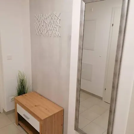 Stilvolle 2-zimmer In Graz-lend Mit Tiefgaragenplatz גראץ